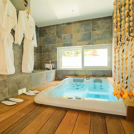 O Balinais Mini Avec Et Piscine Privative Bed & Breakfast Marseilles