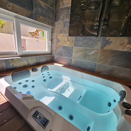 O Balinais Mini Avec Et Piscine Privative Bed & Breakfast